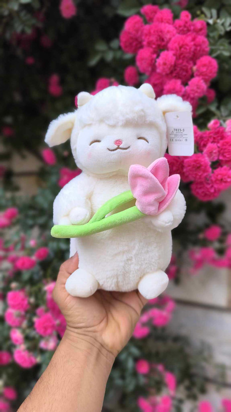 عروسک بره لاکچری گل به دست